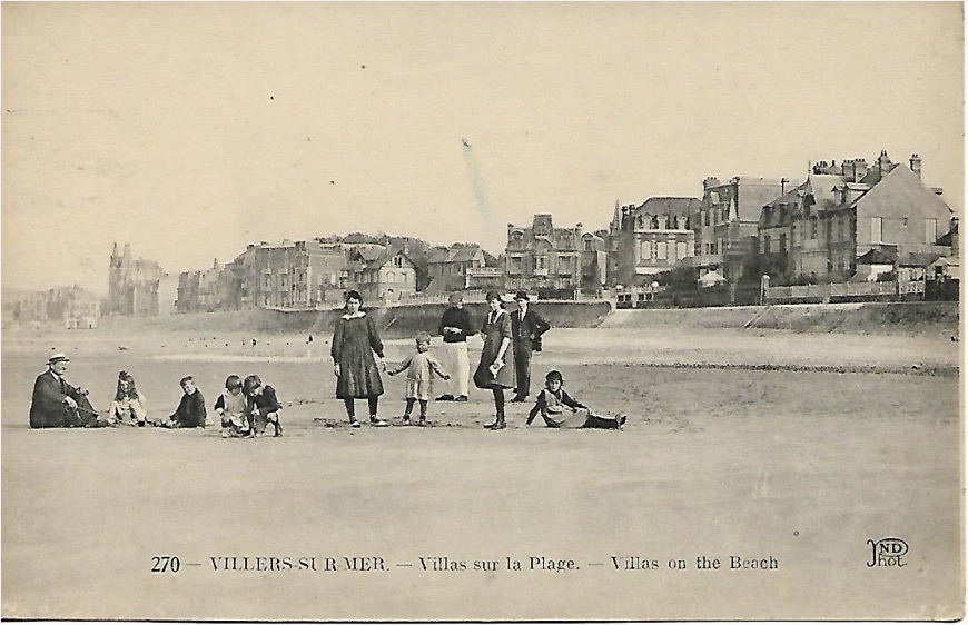 L'hôtel Outre-Mer était autrefois la Villa Le Couchant est situé face à la plage de Villers-sur-Mer en Normandie.